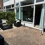 Amsterdam 17, Incl Parking + Garden *