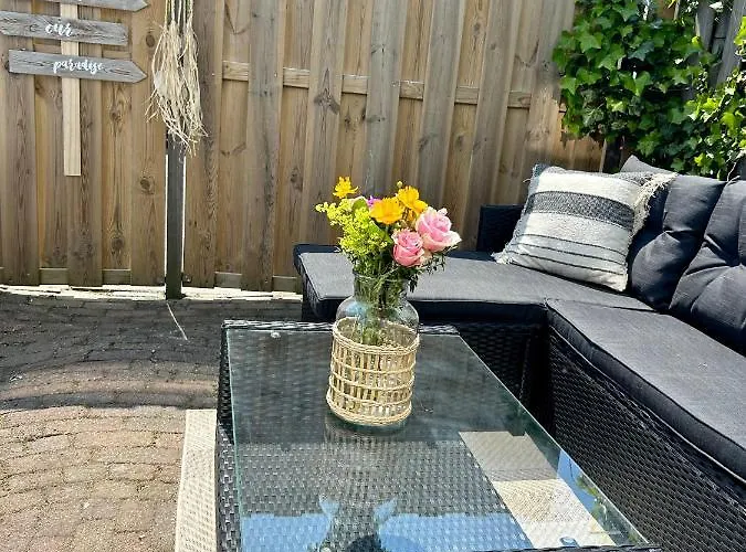 Amsterdam 17, Incl Parking + Garden