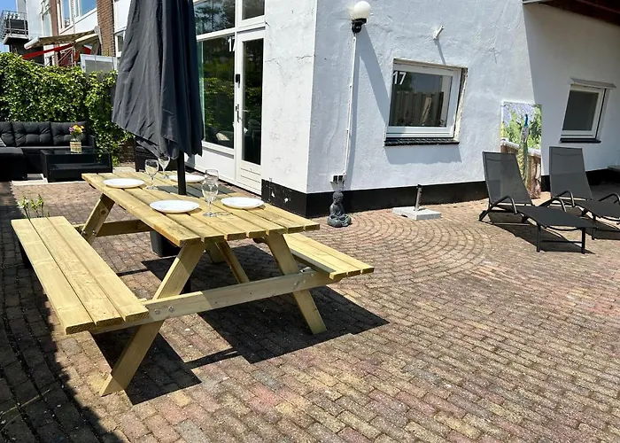 Amsterdam 17, Incl Parking + Garden Apartment