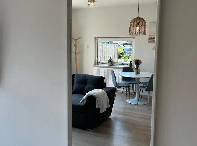 Amsterdam 17, Incl Parking + Garden