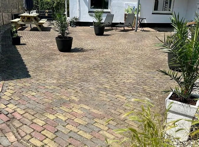 Amsterdam 17, Incl Parking + Garden Apartment