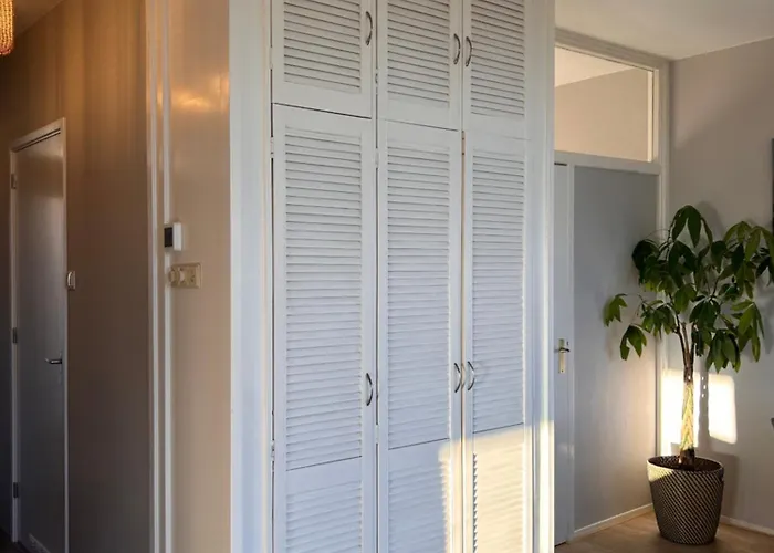 Apartment Amsterdam 17, Incl Parking + Garden