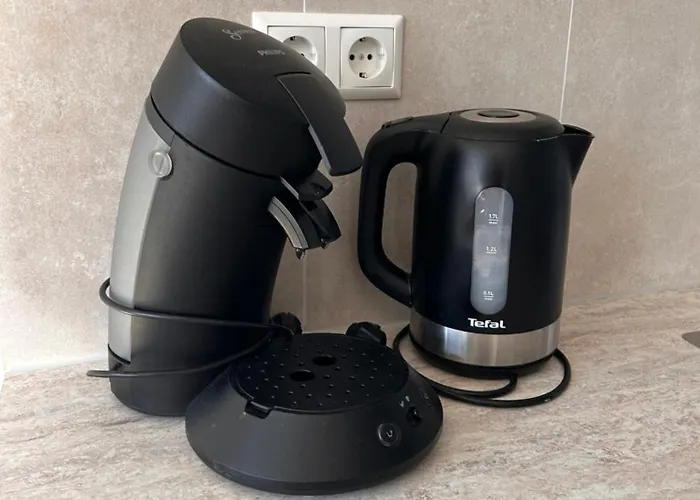 Amsterdam 17, Incl Parking + Garden Apartment *