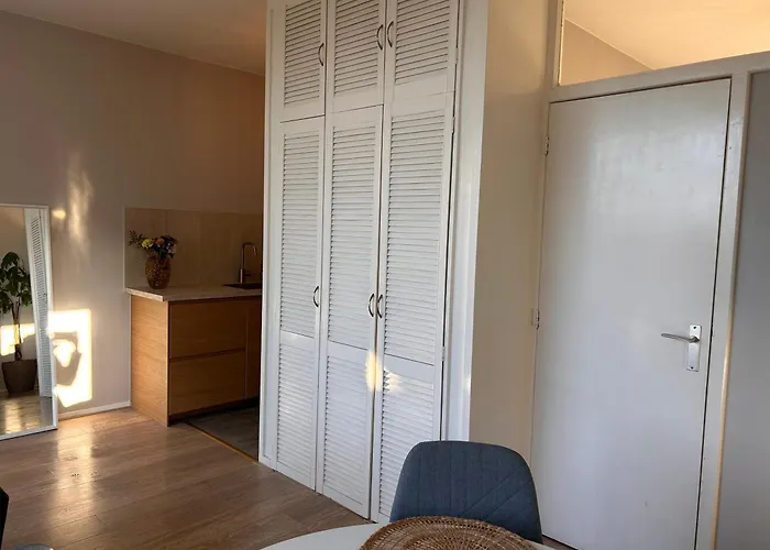 Apartment Amsterdam 17, Incl Parking + Garden